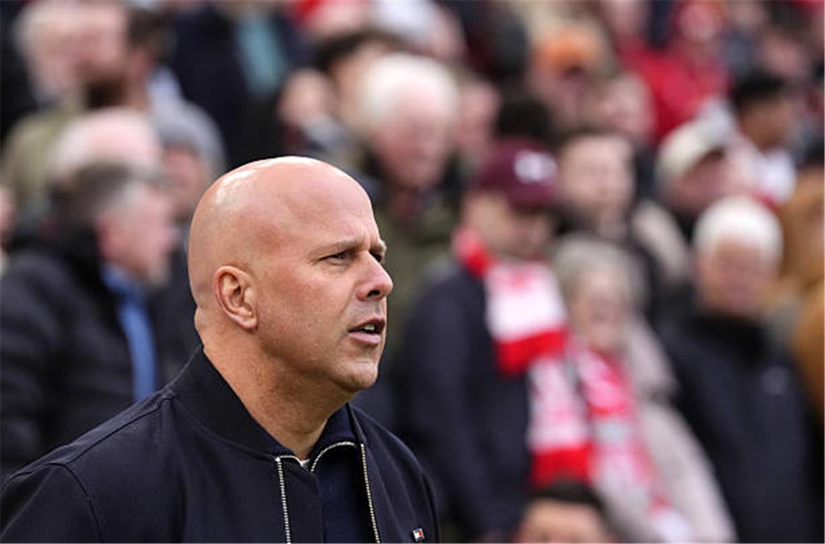 سلوت: سنُظهر شخصية ليفربول أمام باريس ونحتاج دعم الجماهير